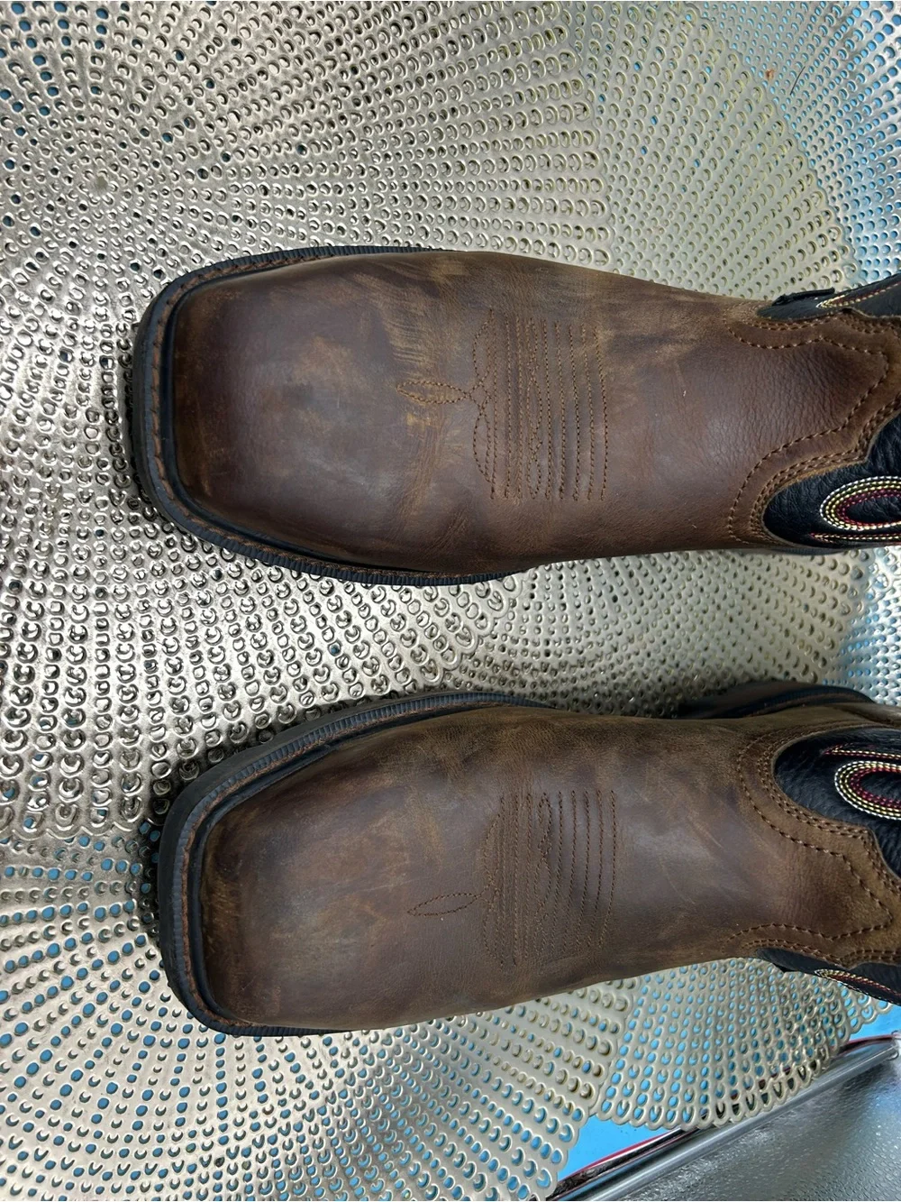 Ariat very nice